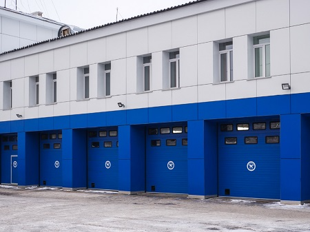 Промышленные секционные ворота Дорхан